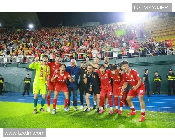 足球球星如何看待中国球迷与中国足球发展现状分析